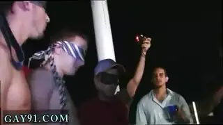 شباب مراهقون يمارسون الجنس كاملاً