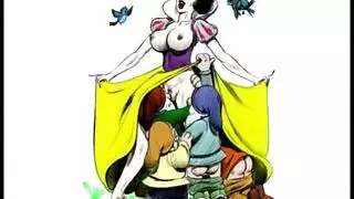 سنو وايت والأقزام السبعة: كرتون جنس جماعي ومتعة جماعية