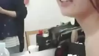 فتاة صينية ساخنة في فعل عنيف صريح