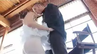 العرض المسرحي ينتهي بممارسة جنس باختراق مزدوج