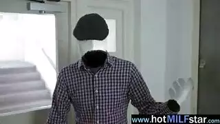 جنس شرجمي جماعي بقضيب عملاق: عاهرات طماعة تمتلئ