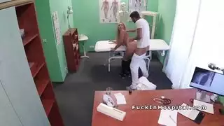 يُنزع السروال الداخلي لفيديو إباحي باختراق مزدوج