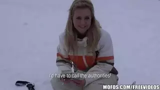 كس شابة لذيذة في جنس عنيف