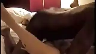 مركز إباحي مجاني يبث حديث جنسي فاضح