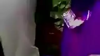 إباحية تجسسية: كاميرا سرية تلتقط أفعالاً صريحة