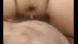 مشهد إباحي صريح لرجل عربي مُصور منزلياً