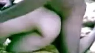 مشهد شرجي إكس إكس إكس: فتاة أردنية شابة تنكّب من الخلف