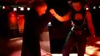 فتاة خجولة تلتقط مقاطع إباحية مع جميع الرجال الذين تشتهيهم