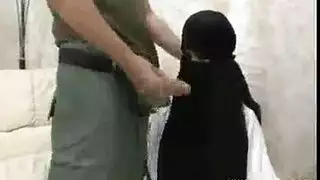 تتقيأ من الشوق: عاهرات آسيويات تمارس الجنس اللساني قبل بلع الحمولة