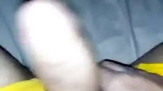 سيزاريو ديل فينو يعطي قذفاً فوضوياً لسمراء ذات صدر كبير