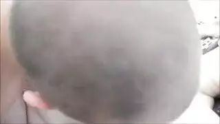 جمالية نائمة تحصل على نيكة منتصف الليل من أخيها