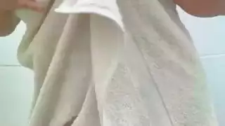وله ينيك امه وهي نايمه ما تدري