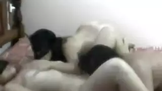 فحل سعودي يضرب بنات الخليج