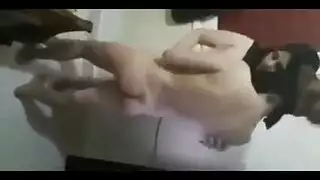 عاهرات مصريات عليا ومني في مشهد مقص إباحي صريح