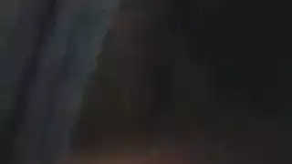 عاهرات بيضاء وسوداء تشاركن قضيب أسود ضخم