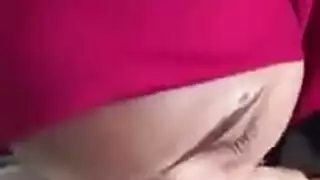 مصة إكس إكس إكس: فتاة آسيوية تلتهم قضيبًا عربيًا