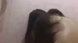 العاشق المصري ينزلق بقضيبه داخلها لركبة شهوانية