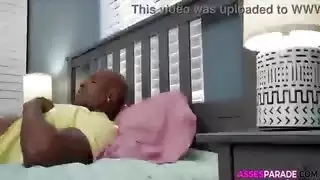 مصارعات في خلع هدوم