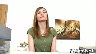 إباحية المطبخ: الشقراء تعلم شريكها كيف يمارس الجنس معها بمهارة