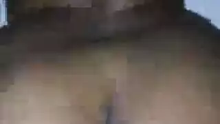 سيدة شقراء تجبر مخنثا على مص قضيب وأخذه بعمق