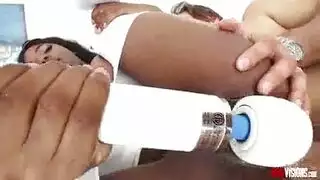 جنس شرجي مكثف ولعب بالهزاز على مهبلها المفتوح