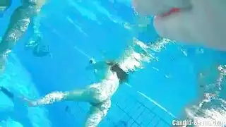 عشاق الملا طفة تحت الماء
