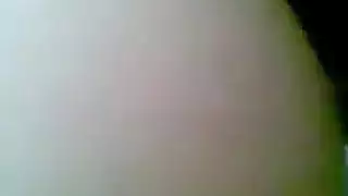 يضحك رومانسي