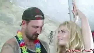 جنس جماعي فرنسي: عدة قضبان، مهبل واحد مبلل