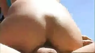 جنس خام غير مقطع مع بنات من قرية برج البرلس