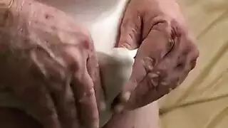 فوضى جنسية لنساء ممتلئات – جنس جماعي مع نساء كبيرات