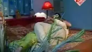 ماريا غيرا تمارس الجنس من الخلف وتنتهي بالقذف داخلها