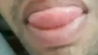 إباحيات مثلية مثيرة: مص عميق وبلع السائل المنوي