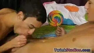 زنجي يقدف دخل بنت صغيرة