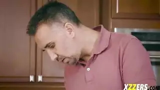 ينيك جارته لقحبة