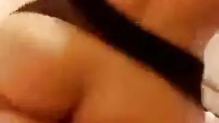 مشهد إباحي عربي راقصة تأخذ قضيبين في وقت واحد