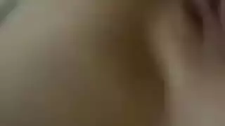 ثنائي أنجي الخوري الجامح: إيلاج مزدوج مع حبيبته