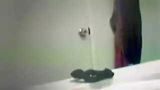 العاهرات الناضجات شينا رايدر وروكسي جيزيل في جنس مباشر هاردكور