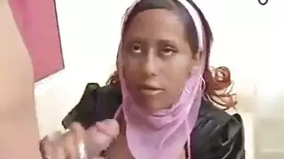 جنس جماعي ضخم مع ثماني نجمات إباحيات محجبات