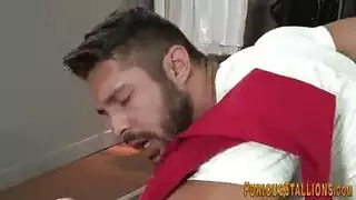 العاهرات المتسكعات يأخذن اختراقاً مزدوجاً صريحاً