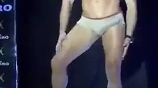 ذكر مثلي الجنس قرنية الذهاب منفردا