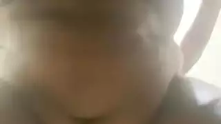 حشو أضيق من ديك رومي: مشهد إباحي في الحمام