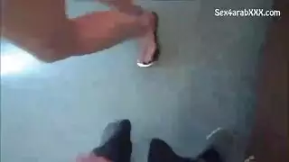 يهدد زوجة أبوه بصور لها وينيكها