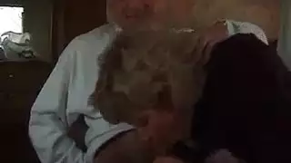 لهبة الصحراء: فتاة مصرية تمثل في بورنو