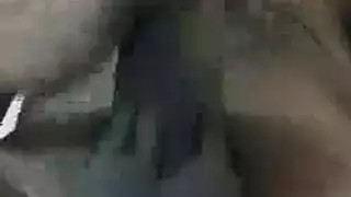 احتفال جنسي متجمد: أثداء هولي مايكلز الكبيرة في حركة ثلجية