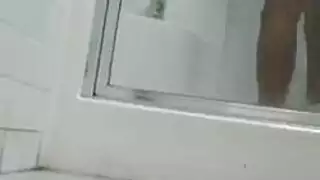 متلصص يسجل وعد العرض المباشر القذر