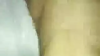 بي بي سي يدفع في حلق الجارة بعنف في جنس فموي قاسٍ