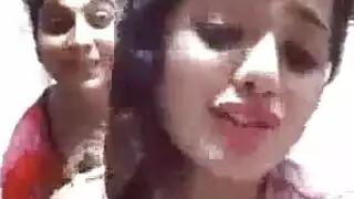 جميلة اللسان المزدوج خارقة