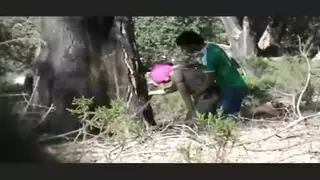 ‫لقطات مسروقة: بنت عربية تأخذ زب في البرية‬