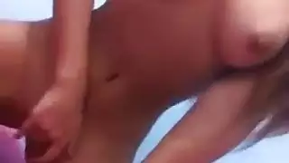 أحلم بفتاة تركية تلعق كلا الثقوب بعمق