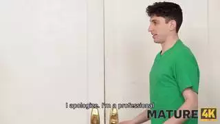 مساعد تدريس يطلب الخضوع الجنسي من الطالب